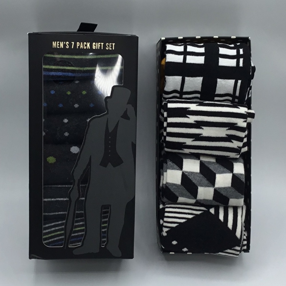 New top hat & tails men’s socks